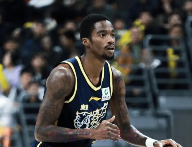 手感火热!萨姆纳全场12中7,罚球13中13砍下27分3篮板6助攻 手感火热!萨姆纳全场12中7,罚球13中13砍下27分3篮板6助攻